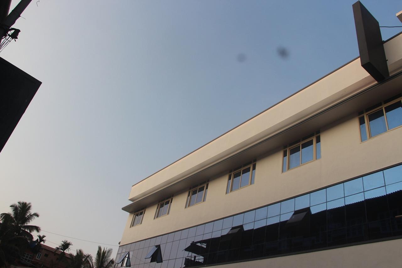 Clouds Inn Sultan Bathery Zewnętrze zdjęcie